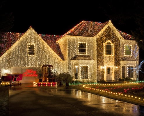 Electrical Safety Tips for Installing Christmas Lighting Outside